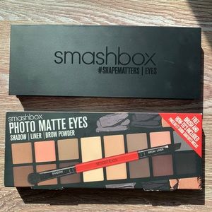 Smashbox matte eyeshadow palette
